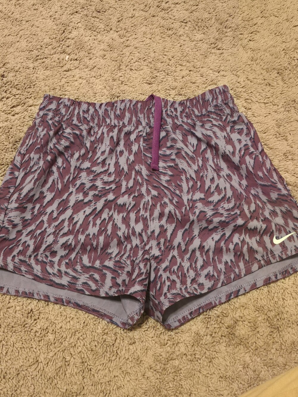 Nike Girls One Woven High-Waisted Shorts Purple Animal Print L (12-14)